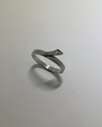 Diamantring i 18K guld