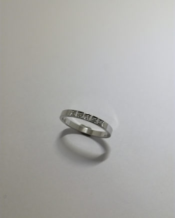 Diamantring i 18K guld