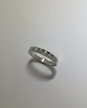 Diamantring i 18K guld