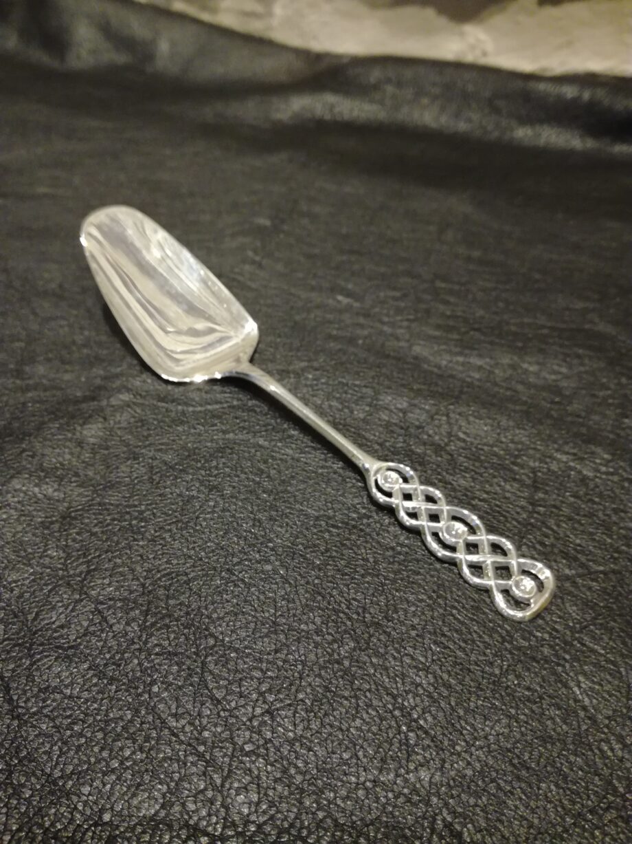 Ringbue Snittspade äkta silver